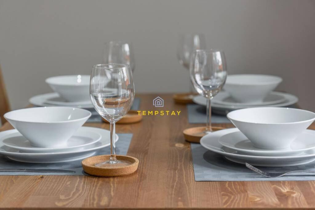 Villa Cosy 2 Bed & Free Parking. Near Heathrow/Pinewood Slough Exterior foto